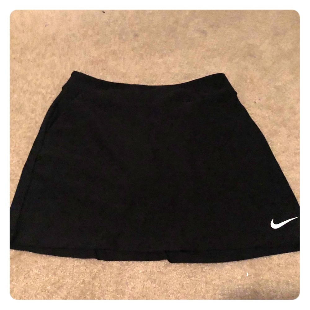 Black nike golf/tennis skort